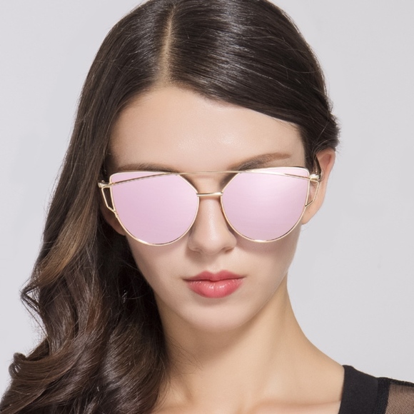 Sassy Mirrored Silver- Blue Sunglasses - Picture 5 of 5